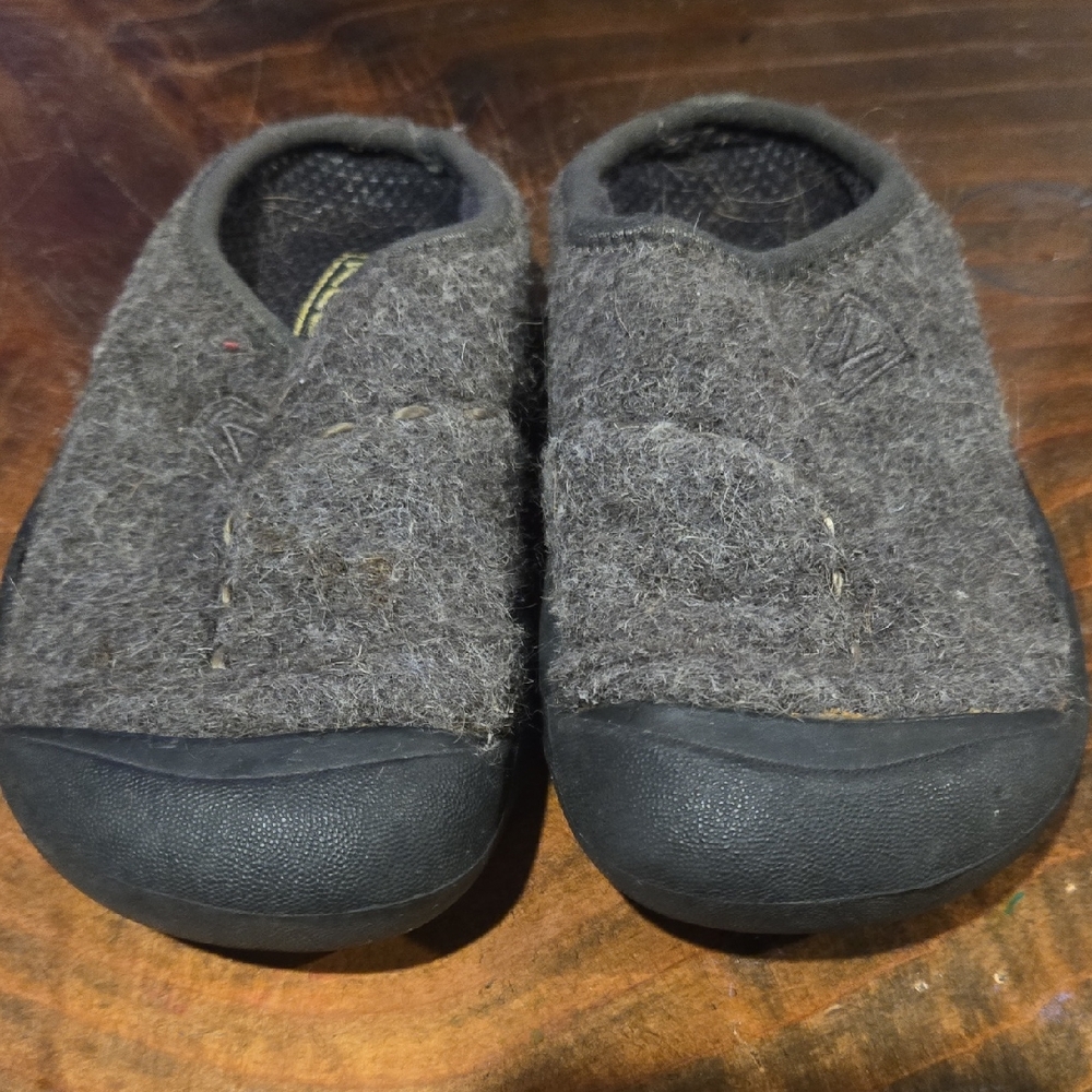 Keen Charcoal Kids Slippers